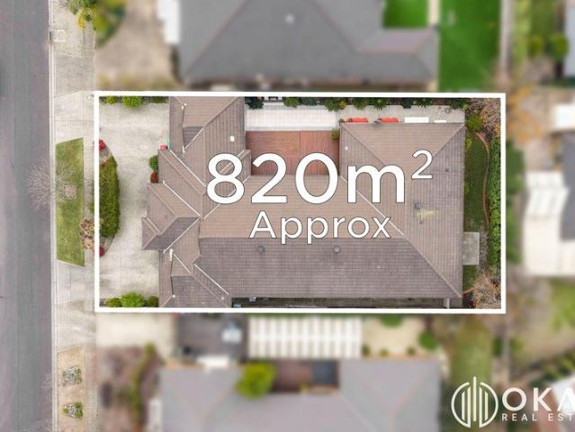 47sqs Porter Davis Built Stunner / 820sqm Land / 2 x Double Garages & that too in Seasons Estate