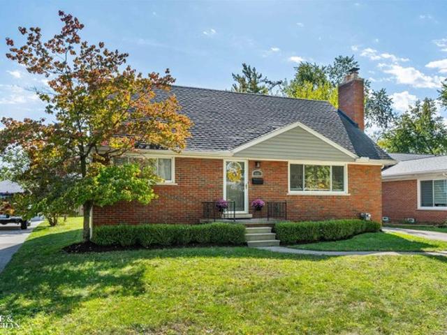 4407 Auburn Dr, Royal Oak, MI 48073