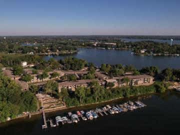 4407 Wilshire Blvd, Unit 304, Mound, MN 55364 | MLS #7057
