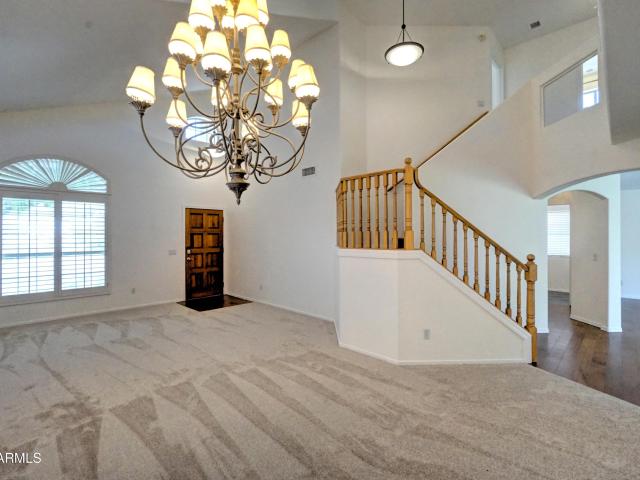 4402 e desert wind drive