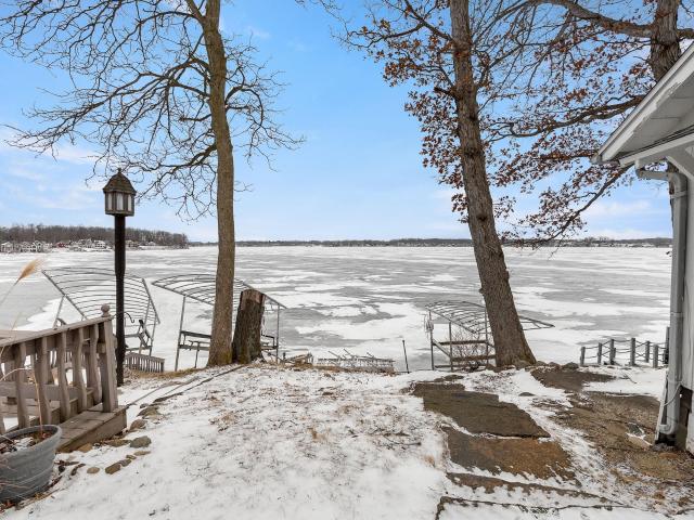 440 Lane 120, Hamilton Lake
