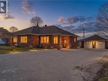 Norfolk County, Ontario - Garden, Parking