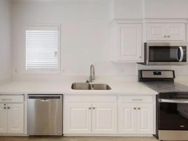 440 Moffet Boulevard 86