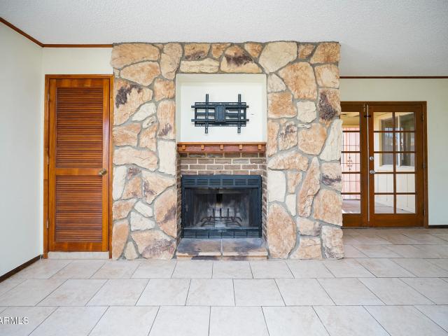 440 S Canyon Drive