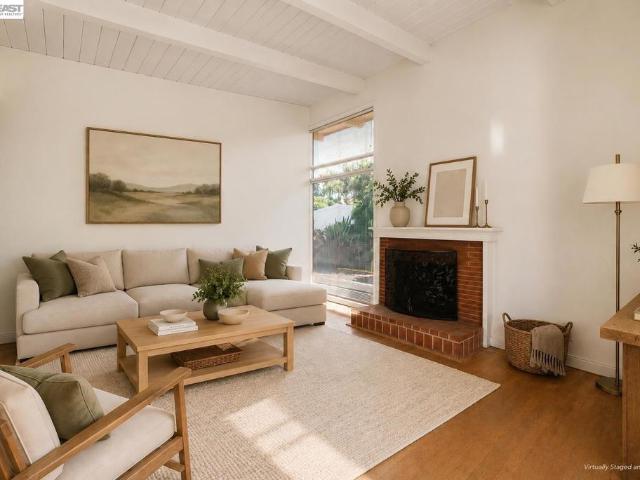 440 Rousseau St
