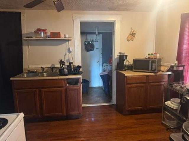 440 W Pleasant Street