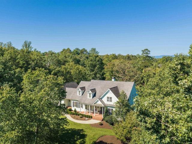 4416 Redwood Ln