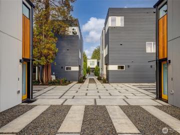 4411 S Holly St, Seattle, WA 98118 | MLS #2543