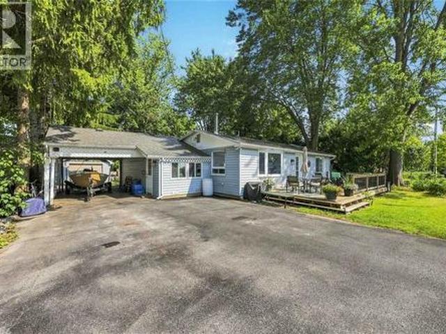 4426 Mcdonald Street, Port Lambton, ON, N0P 2B0 house for sale | Listing ID 26018 | Royal LePage