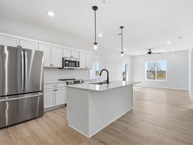 4428 Deer Creek Rd Unit 109, Iowa City, IA 52246