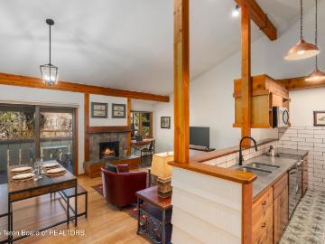 4420 Berry Dr, Unit 3823, Wilson, WY 83014 | MLS #25 2916