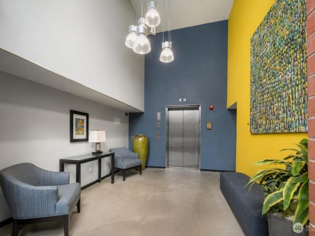 4422 Bagley Avenue N # 204
