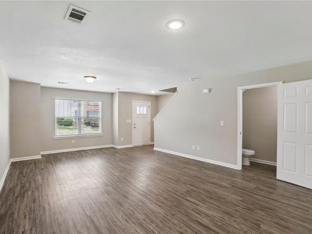 4422 Pinscher Street