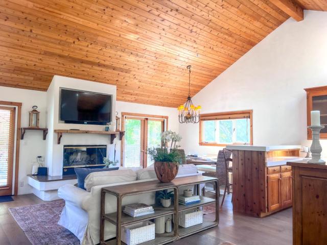 442 Corral De Tierra Rd, Salinas, CA 93908 | MLS #ML82031