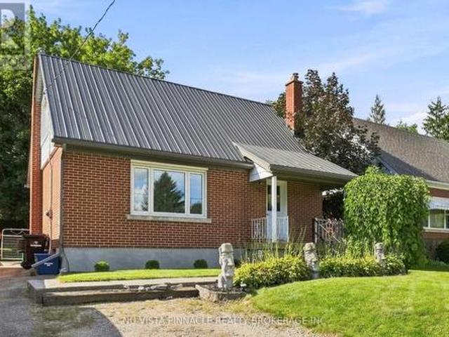 442 Grandview Avenue, Wilmot, ON, N3A 1L6 house for sale | Listing ID X13734 | Royal LePage