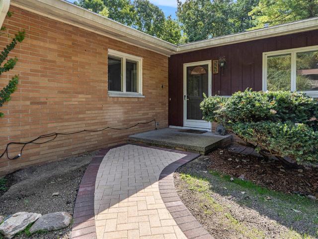442 Huntington Place