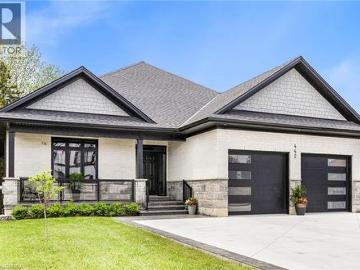 Norfolk County, Ontario - Garden, Deck