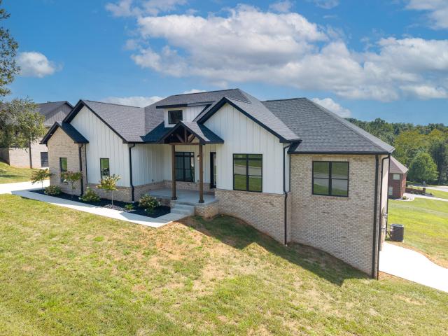 442 Woods Edge Drive