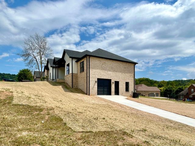 442 Woods Edge Drive