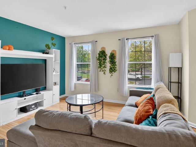 4439 Cornwall Court