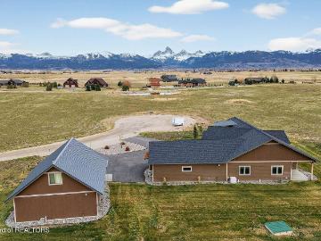 4433 los pinos drive, tetonia, us, id