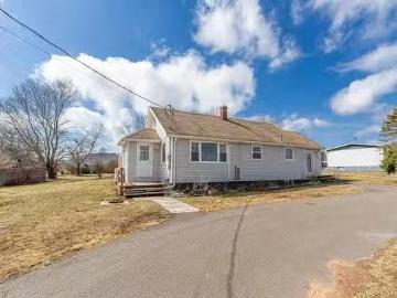 443 Malpeque Road, Charlottetown, PE, C1A 7J9 house for sale.