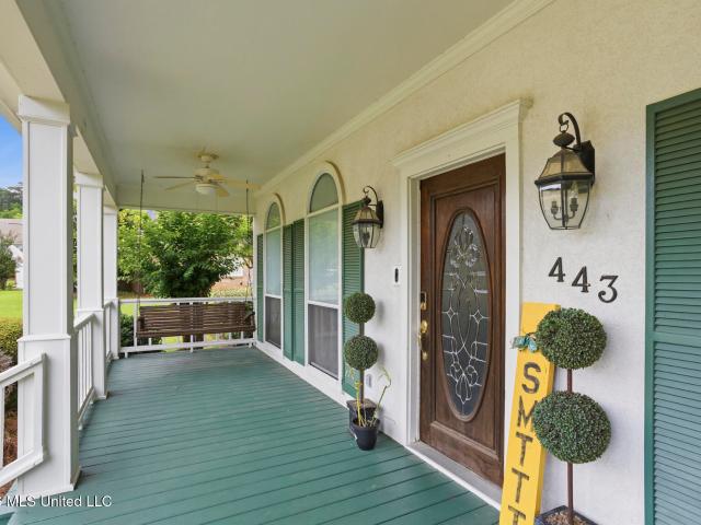 443 Woodlands Circle