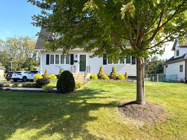 4447 Stonewall Avenue