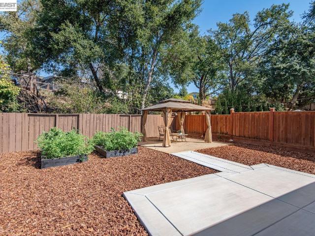 444 Amaral Cir
