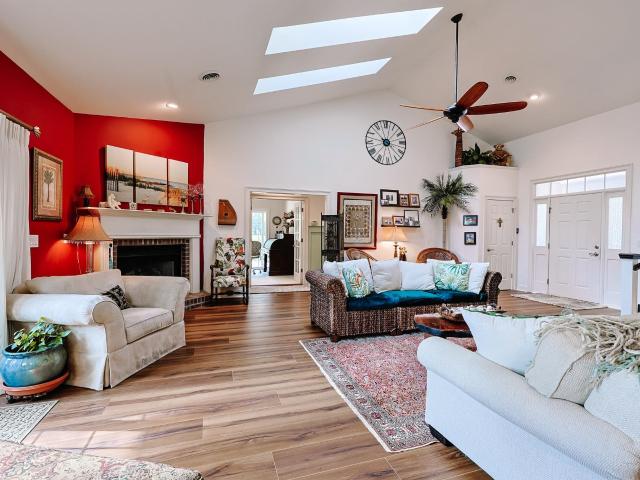 444 Dornoch Dr
