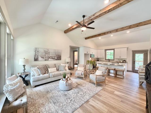 444 E Long Hollow Road
