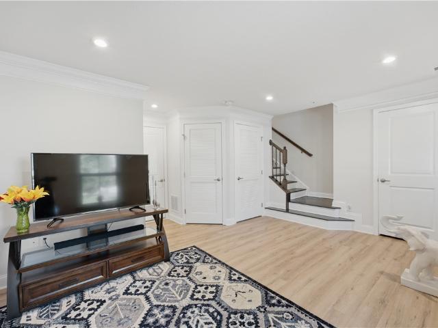 444 Fairmont Dr