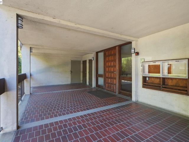 444 Merritt Ave 202