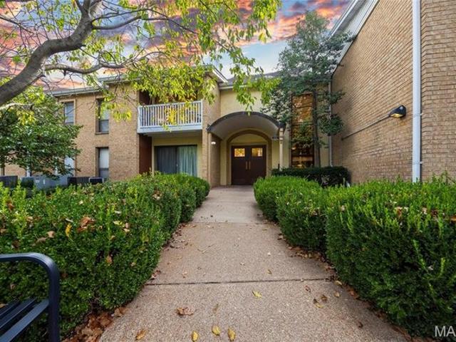 444 N Clay Ave Unit 3L, Kirkwood, MO 63122