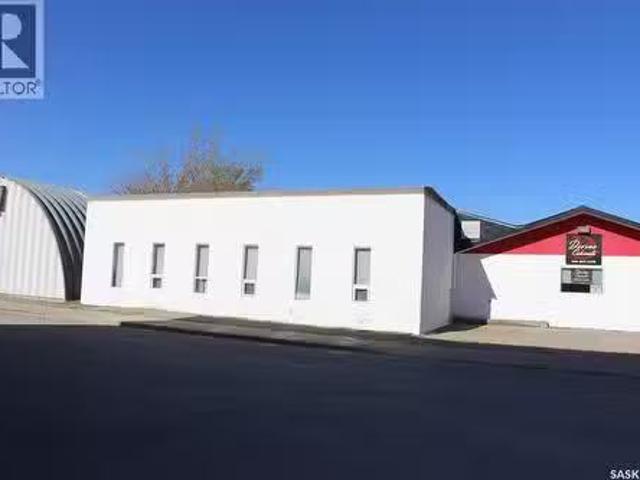 444 River Street W, Moose Jaw, SK, S6H 6J6 commercial for le.