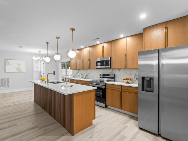 4456 W Walkerton Dr