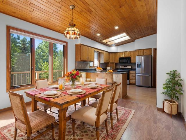 4451 See Gull Cove