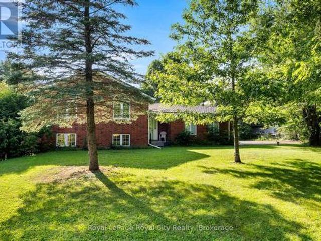 4452 Sideroad 20 N, Puslinch, ON, N0B 2J0 Luxury House for sale | Listing ID X13774 | Royal LePage Carriage Trade Luxury Properties