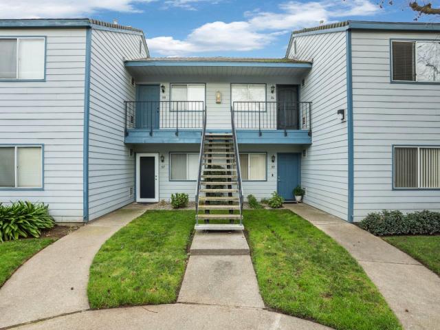 445 Almond Dr, Unit 106, Lodi, CA 95240 | MLS #225154