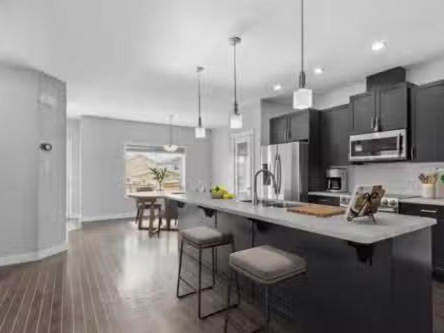 445 Heritage Drive, Fort Mcmurray, AB, T9L 1S4 house for sal.