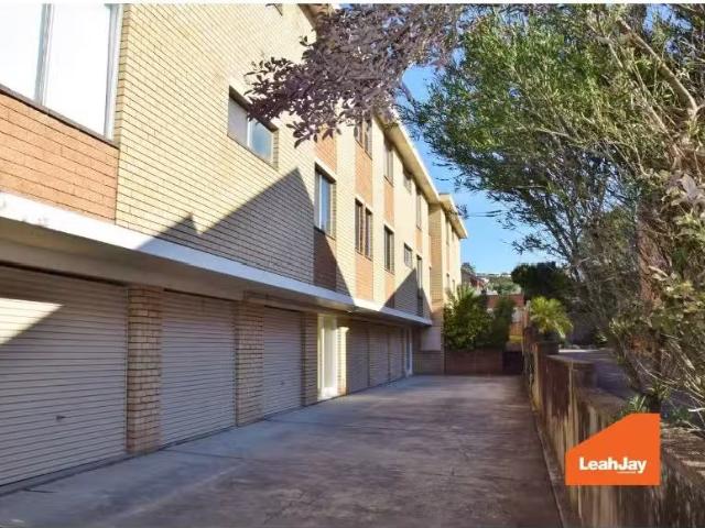 4/45 Ridge Street, Merewether Apartment for rent Listed by Le.