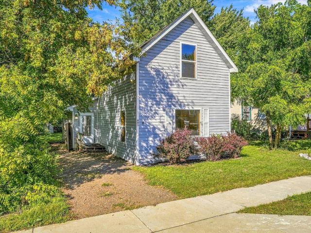 445 W 3rd Street