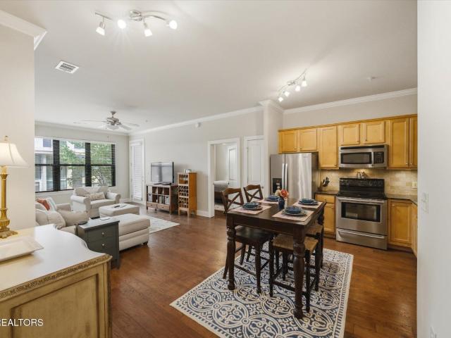 445 W Blount Ave 221