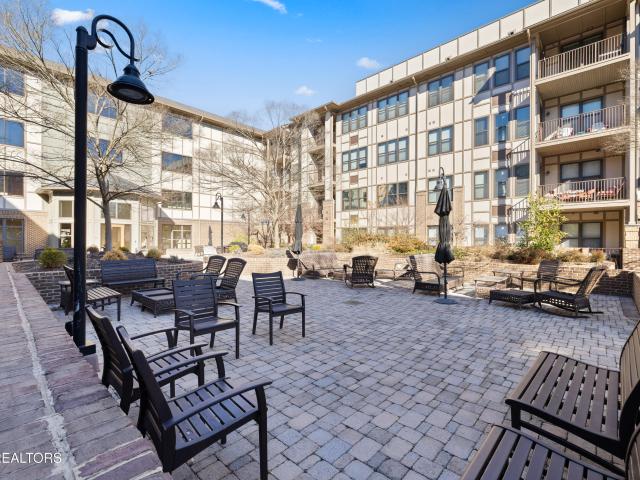 445 W Blount Ave 325