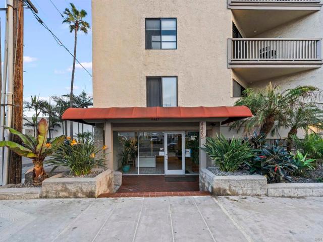4465 Ocean Blvd 24