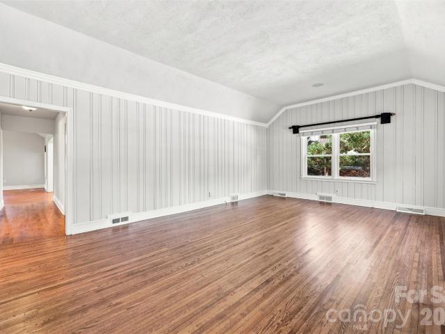 4467 Woodlark Lane