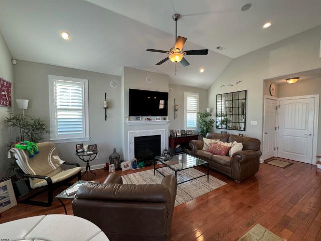 446 West Ave