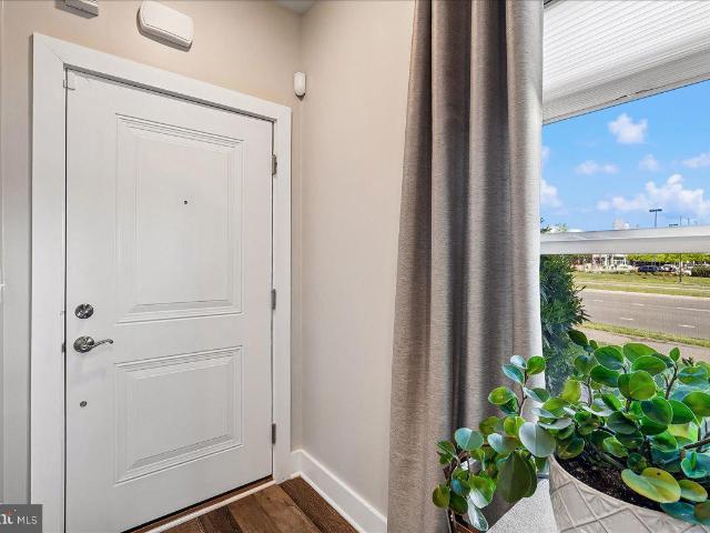 44784 Tiverton Sq, Ashburn, VA 20147 | MLS #VALO2122