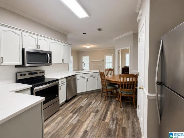 447 Creekview Circle