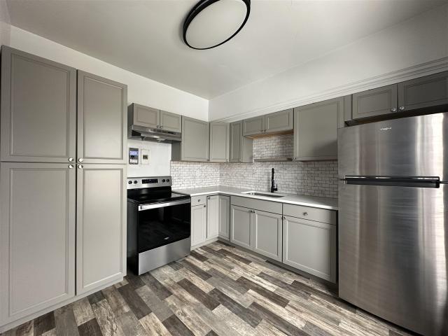 447 W Walnut Street